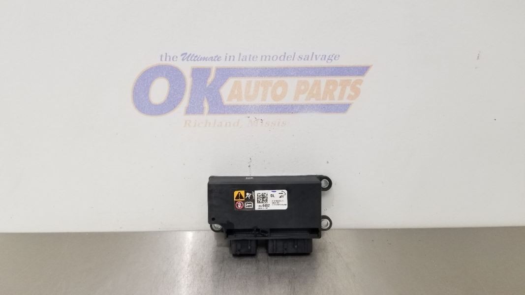 15 CHEVY SILVERADO 2500 SRS BAG MODULE 13584587