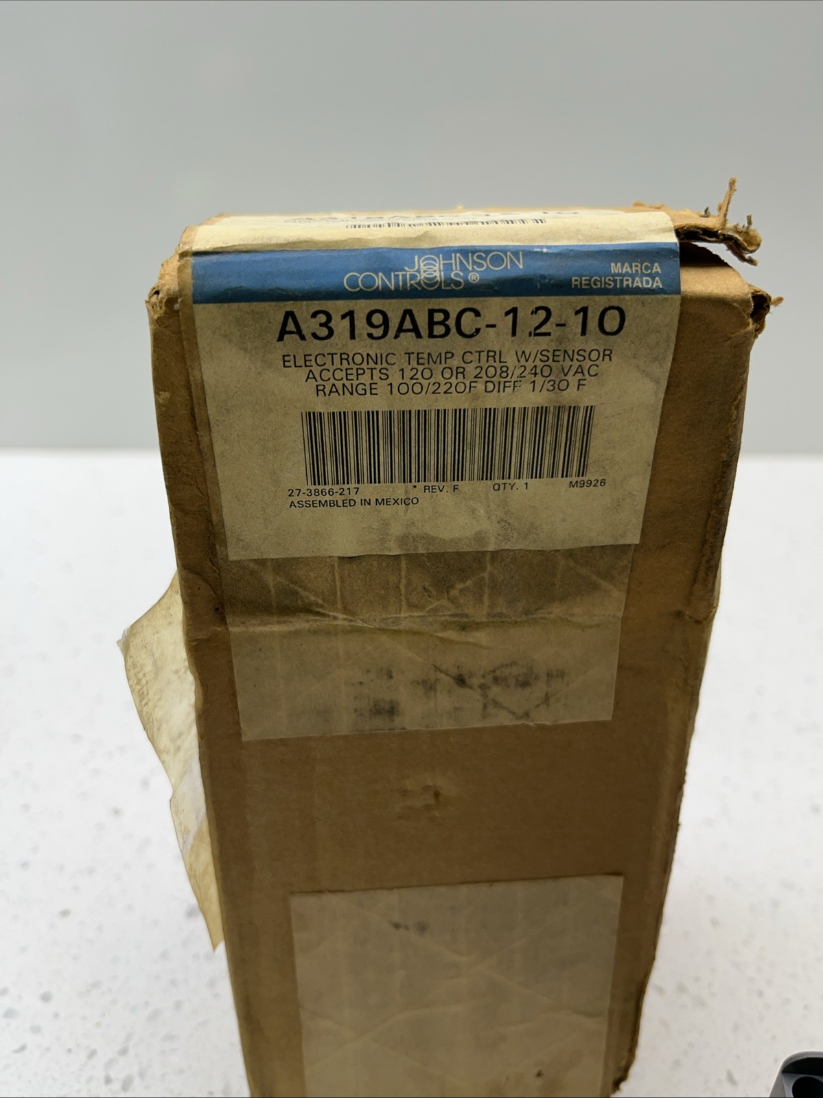 A319ABC-12-10 Johnson Controls Temp. Controller With Sensor