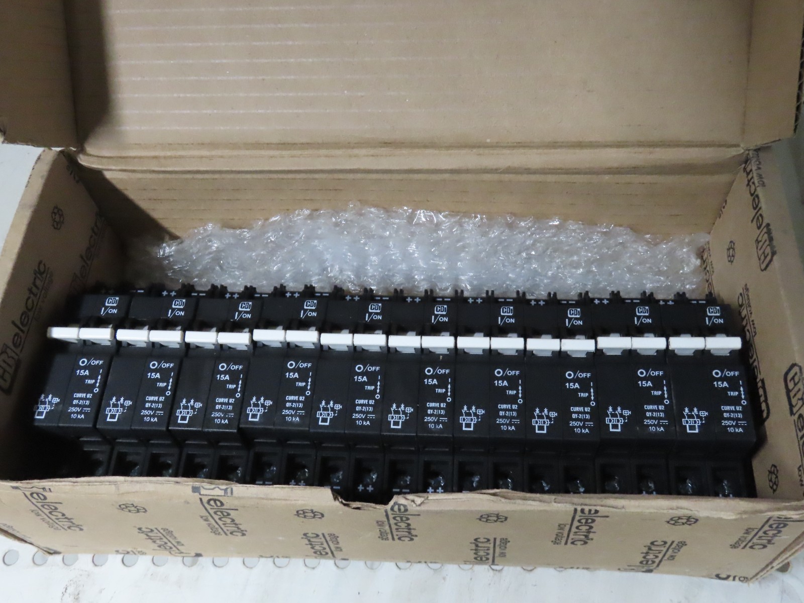 MIDNIGHT CBI ELECTRIC MNEPV 15-300 15 AMP 2 Pole BREAKER (pack of 10)