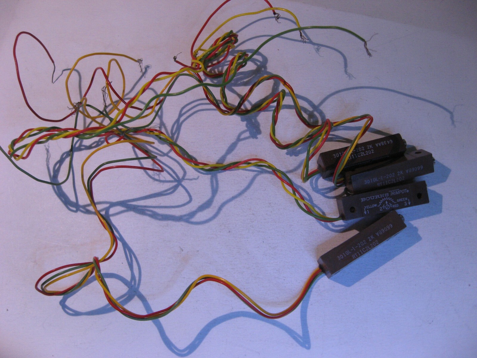 Trimmer Potentiometer Resistor 2K Bourns Trimpot 3010L-1-202 Used Pulls Qty 4