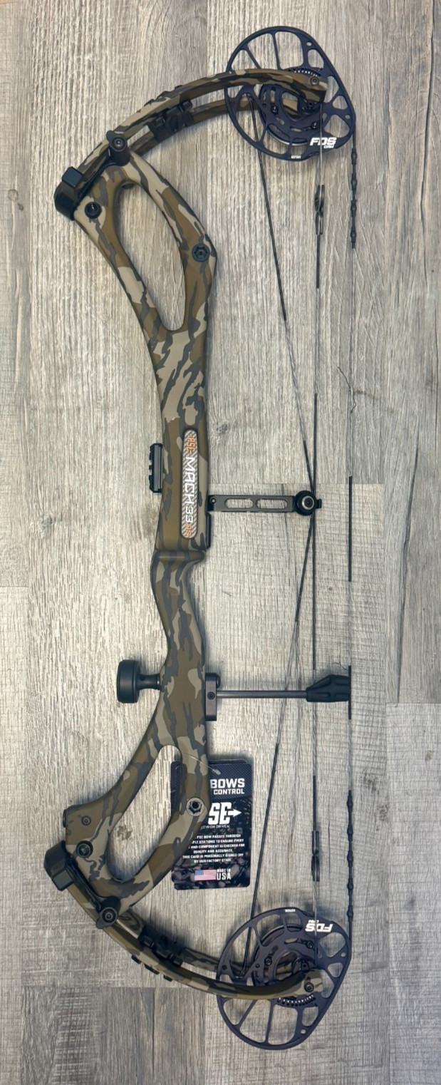 PSE Mach 33 DS FDS Right Hand 70LB Mossy Oak Bottomland Carbon Bow New