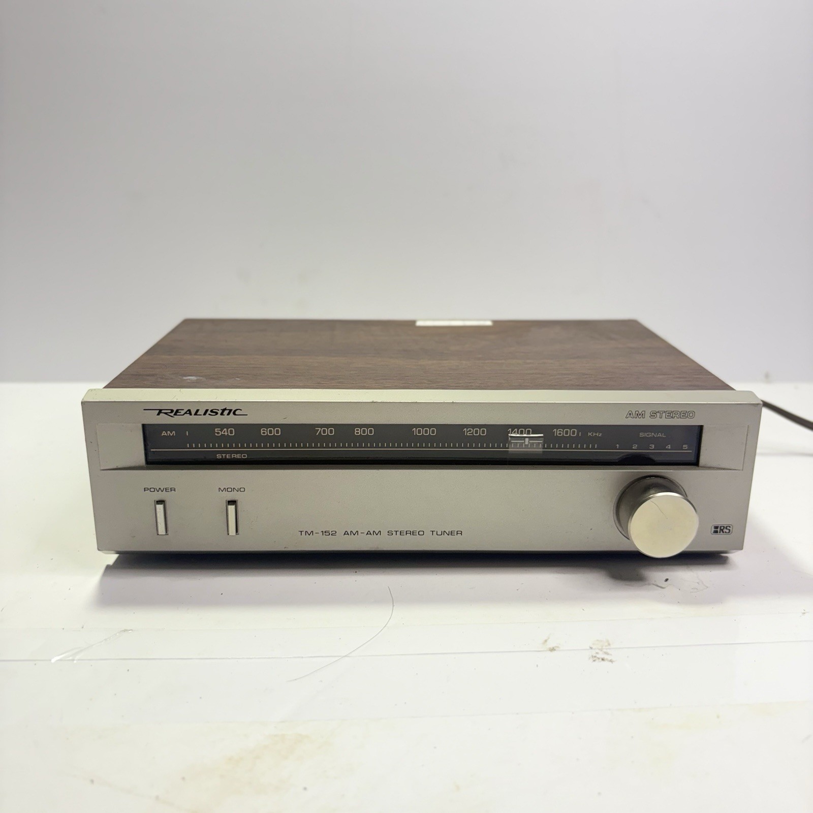 REALISTIC TM-152 AM STEREO TUNER (Motorola C-Quam)