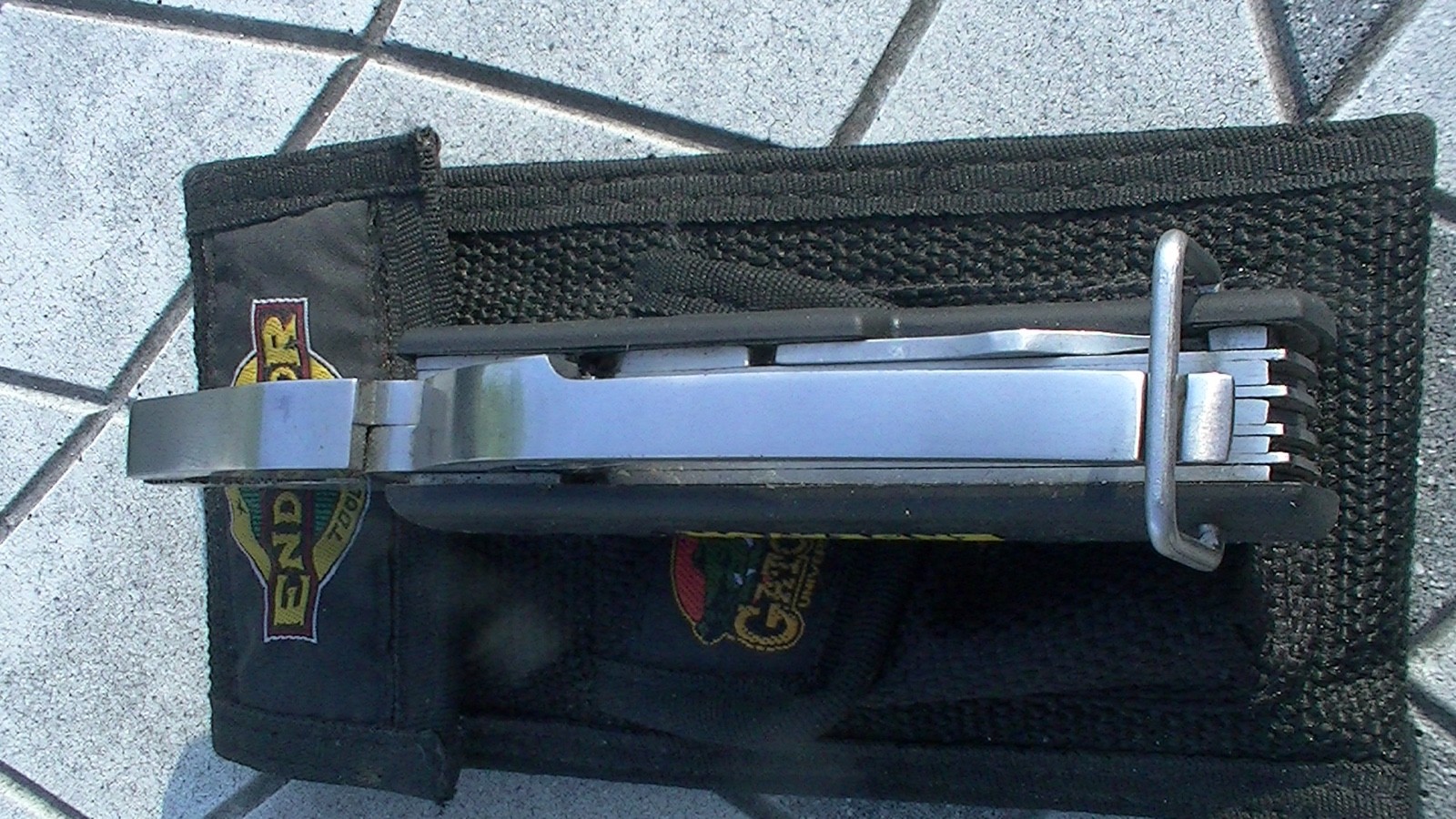 Endeavor Pocket Mulit-Tool With Gator Grip Universal Socket