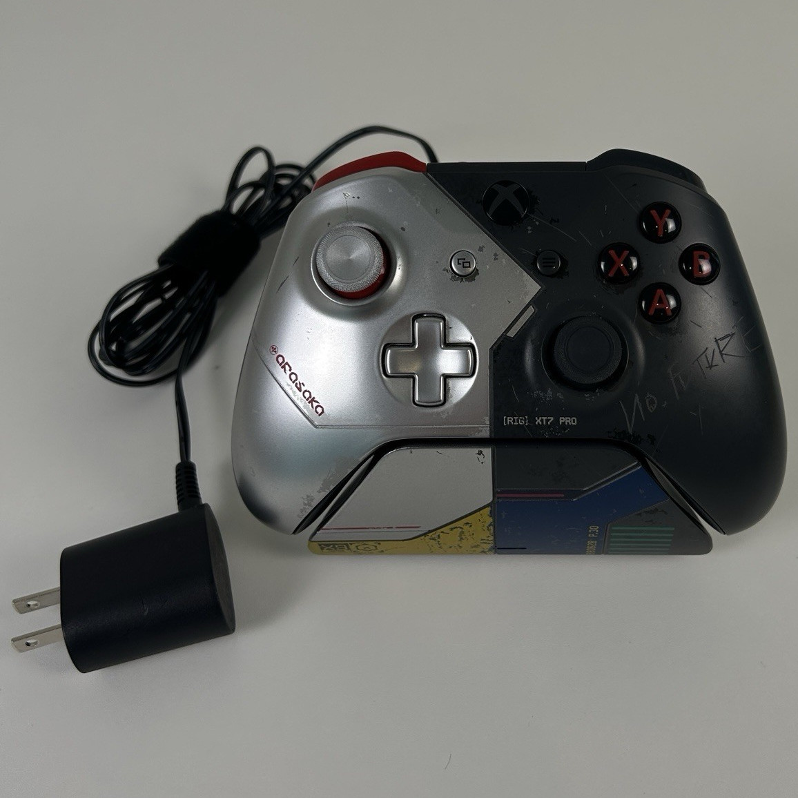 Cyberpunk 2077 Limited Edition XBOX Controller W/ Charging dock