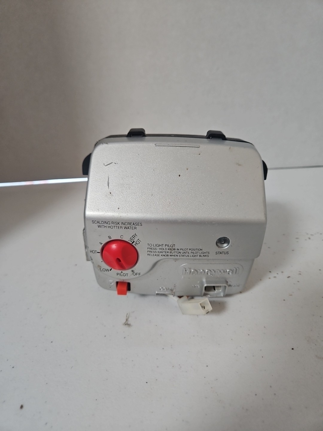TESTED🔥🔥 Genuine Honeywell Water Heater Gas Valve WV8840A1001