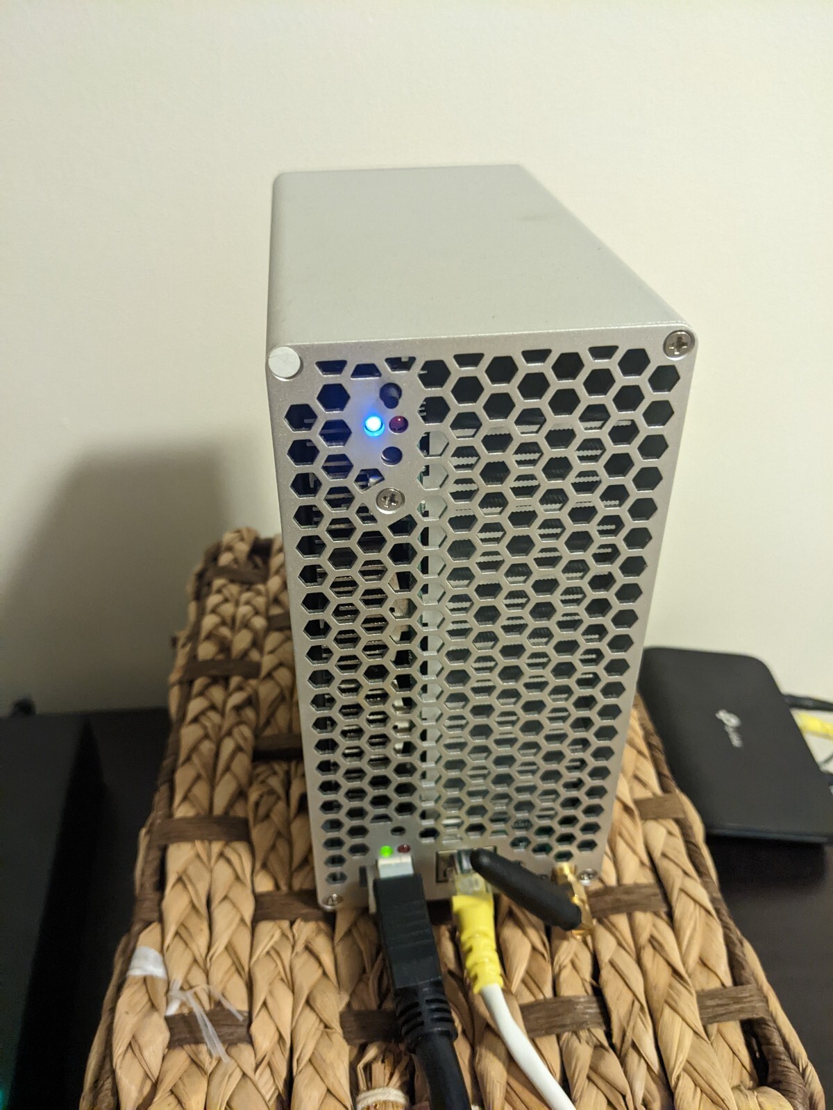 Goldshell SC-BOX ASIC Siacoin Miner w/ PSU | 225 SC/DAY | SHIPS FAST FROM USA |