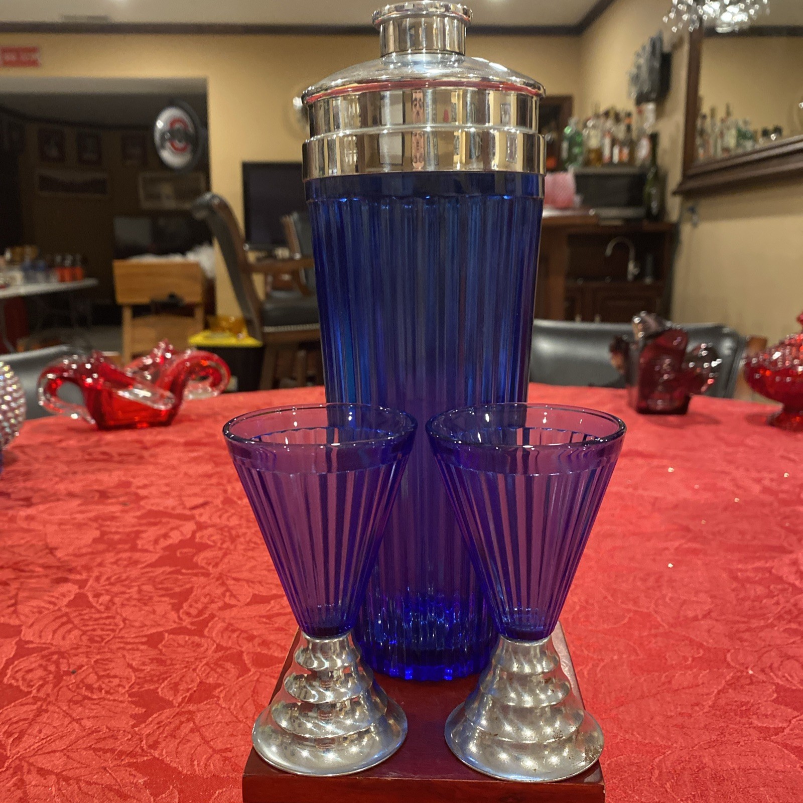 Vintage 1930/40s Art Deco Cobalt Blue Ridged Cocktail Shaker w/Matching Glasses.