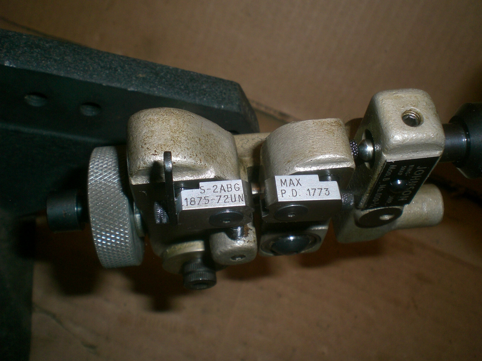 Johnson Tri Roll Thread Gage Comparator stand with indicator