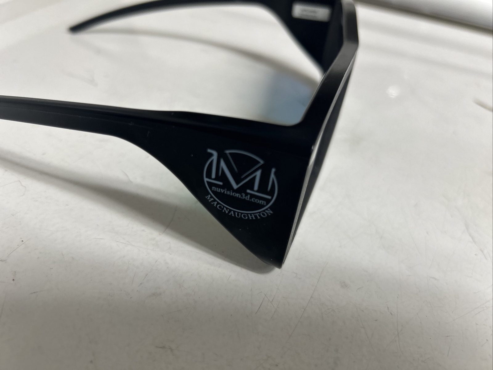 Lunettes 3D professionnelles MACNAUGHTON APG6000 - Noires