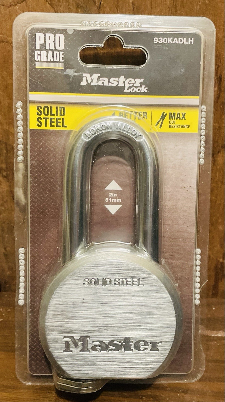 MASTER LOCK Weather Resistant Padlock 2 Keys # 930KADLH Solid Steel 2” Shackle