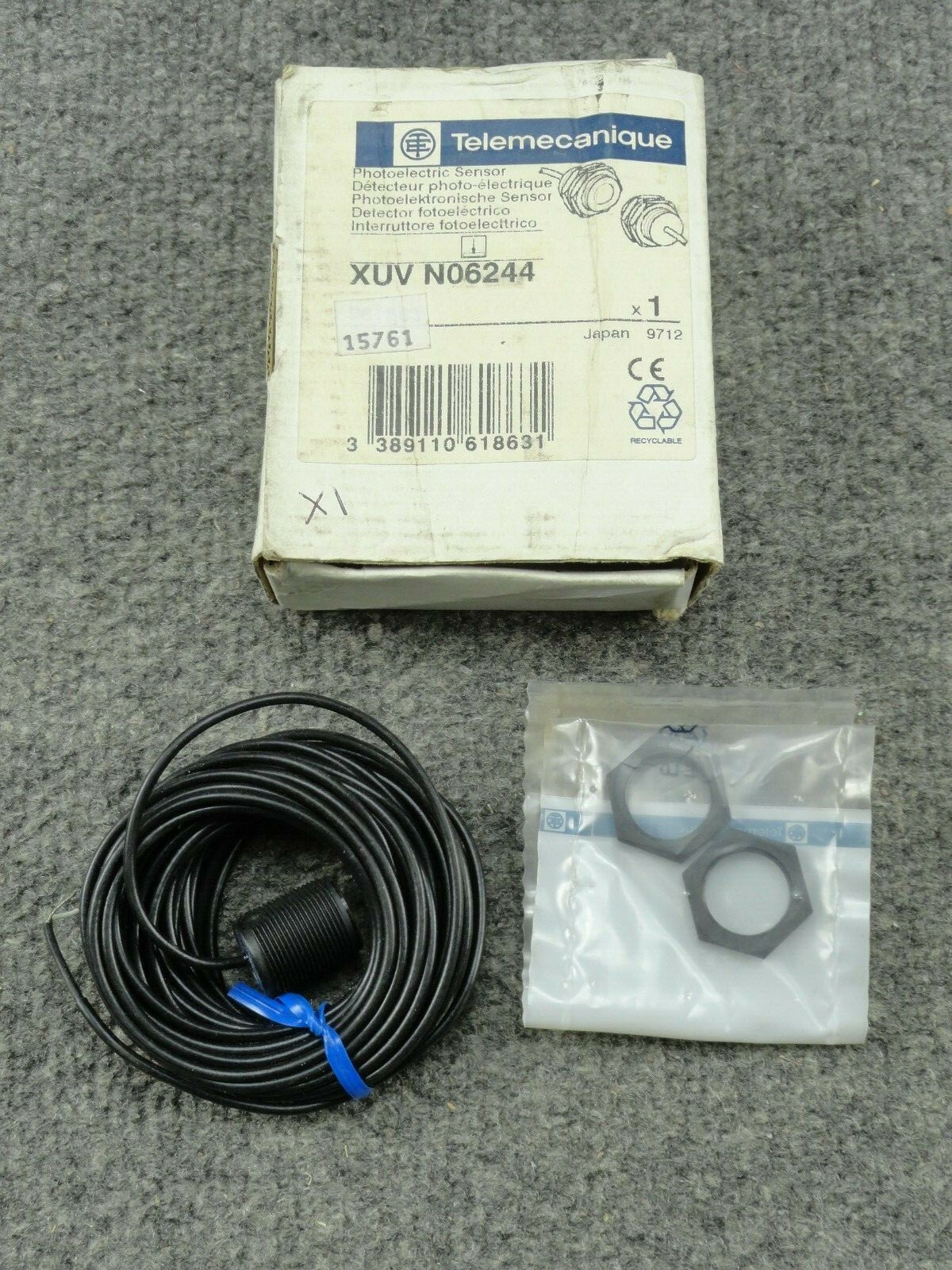 New Unused Telemecanique XUV N06244 Photoelectric Sensor XUVN06244