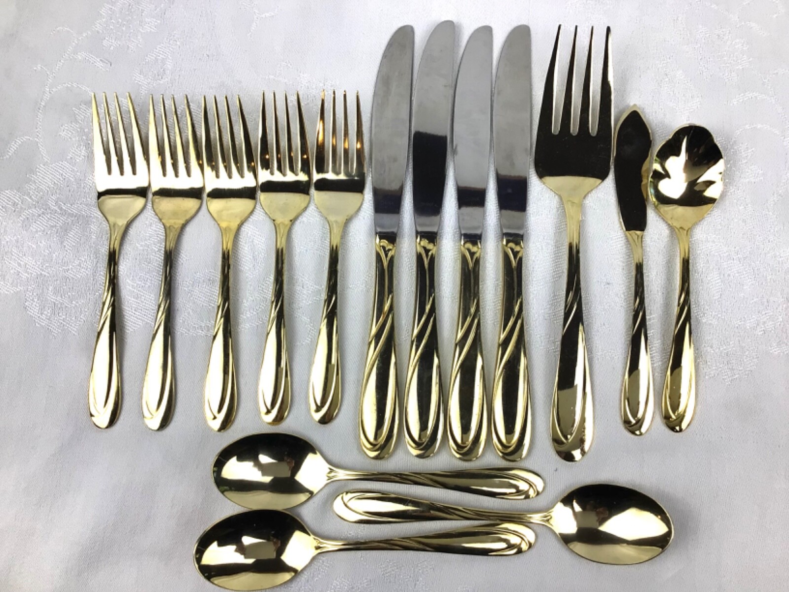 FARBERWARE Nicole Gold Stainless Flatware Set of 15 Pieces Very Good Preowned