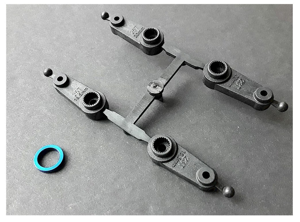 Team Associated 92247 RC10B74 Servo Horns RC10B74.1 new from parted kit