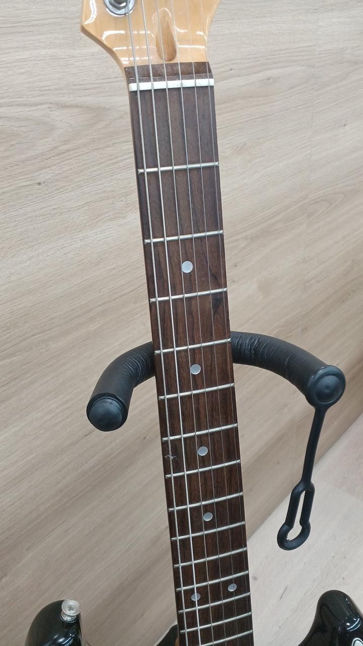 BUSKER'S BST-2H Electric Guitar-01