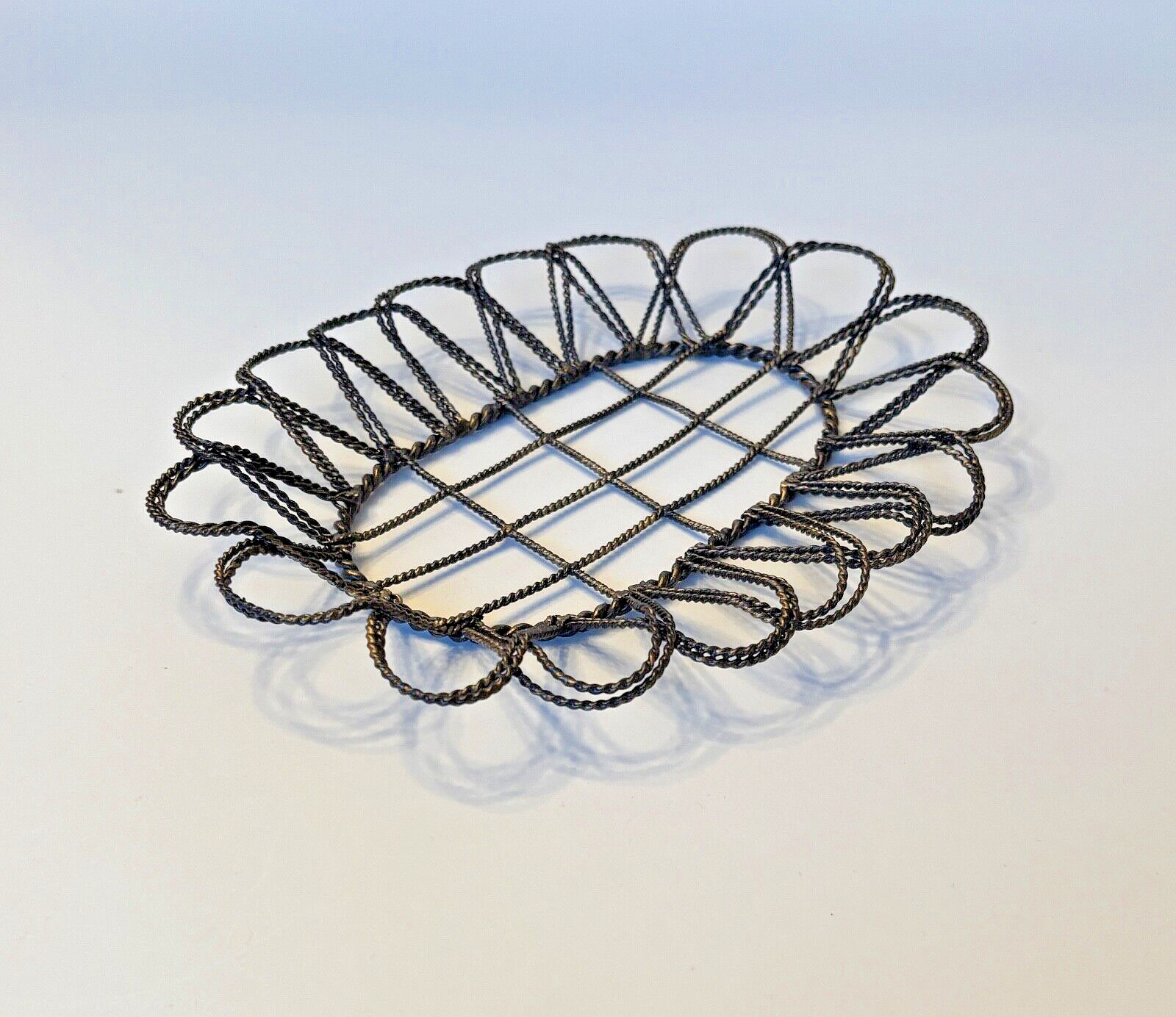 Metal Oval Twisted Wire Basket Dish Tray 7.5" x 5.75" Small Rustic Cottage Decor