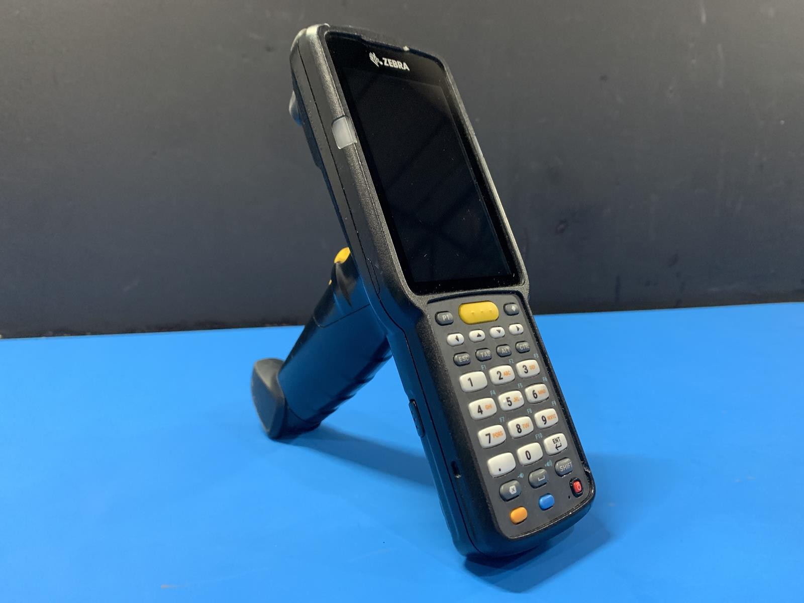 Zebra MC330L-GE4EG4NA Mobile Android Barcode Computer Scanner W/ Battery