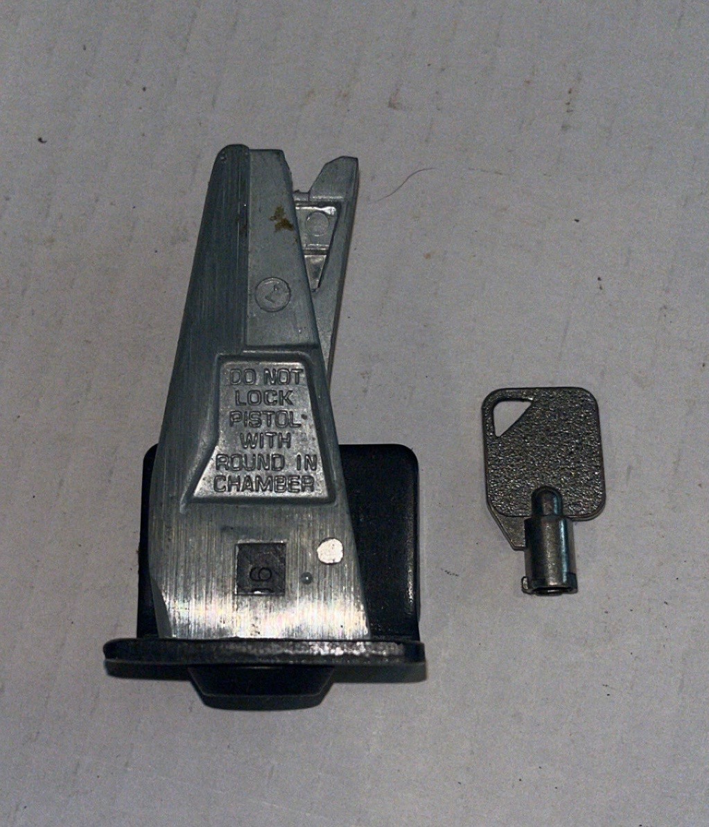 unidentified model pal pistol lock with key