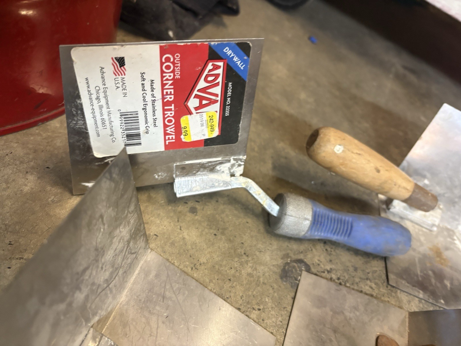 Outside Corner Trowels, Drywall Taping Tools , different style paint rollers LOT