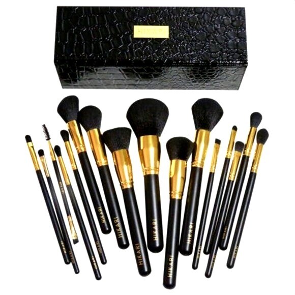 Hikari 16-piece Makeup Brush Set in Luxurious Case NEW MSRP $129