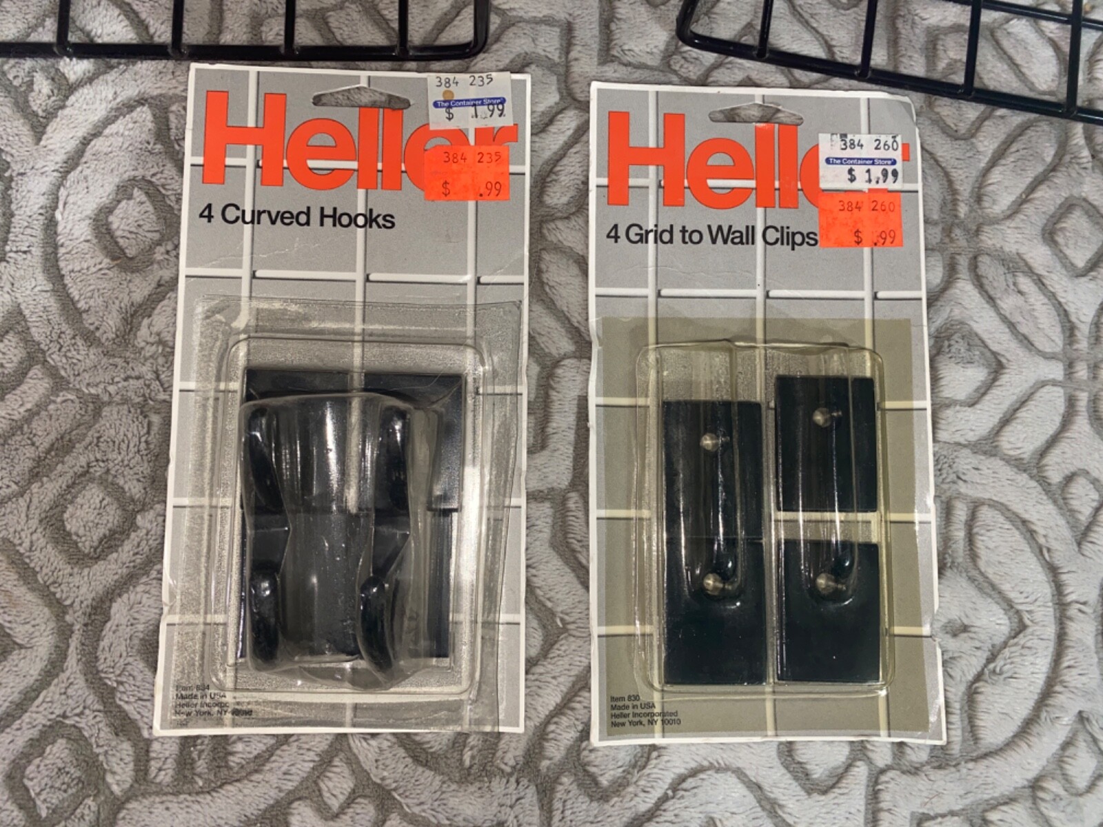 Heller Baskets (4), Curved hook (4) and Grid to wall clips (4) - Container Store