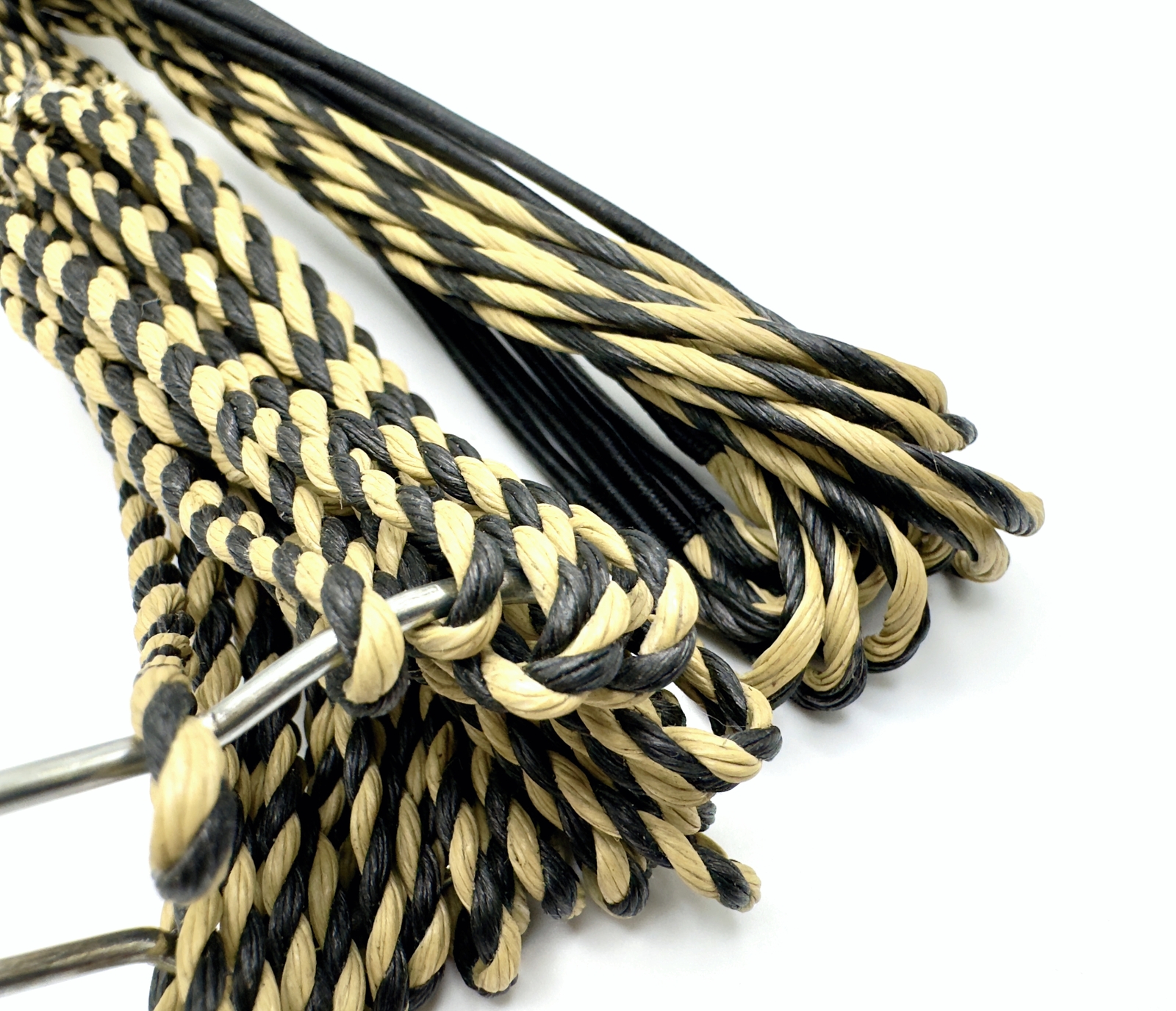 Flemish Longbow Bowstring - B55 (Dacron) - Black & Buckskin