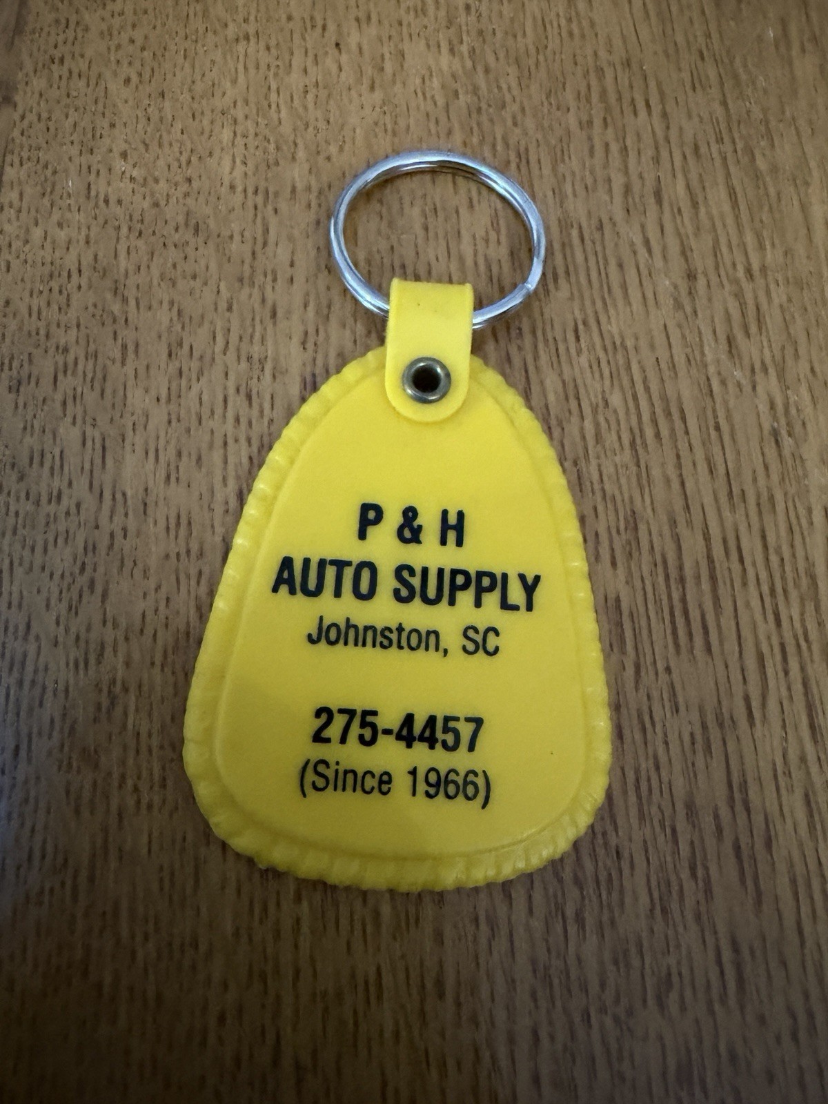 VINTAGE P&H AUTO SUPPLY JOHNSTON SC ADVERTISING KEYCHAIN