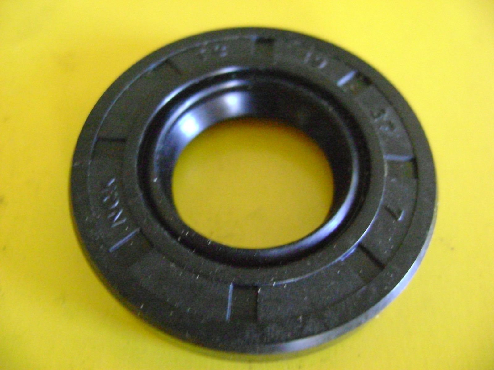 NEW TC 19X37X7 DOUBLE LIPS METRIC OIL / DUST SEAL 19mm X 37mm X 7mm
