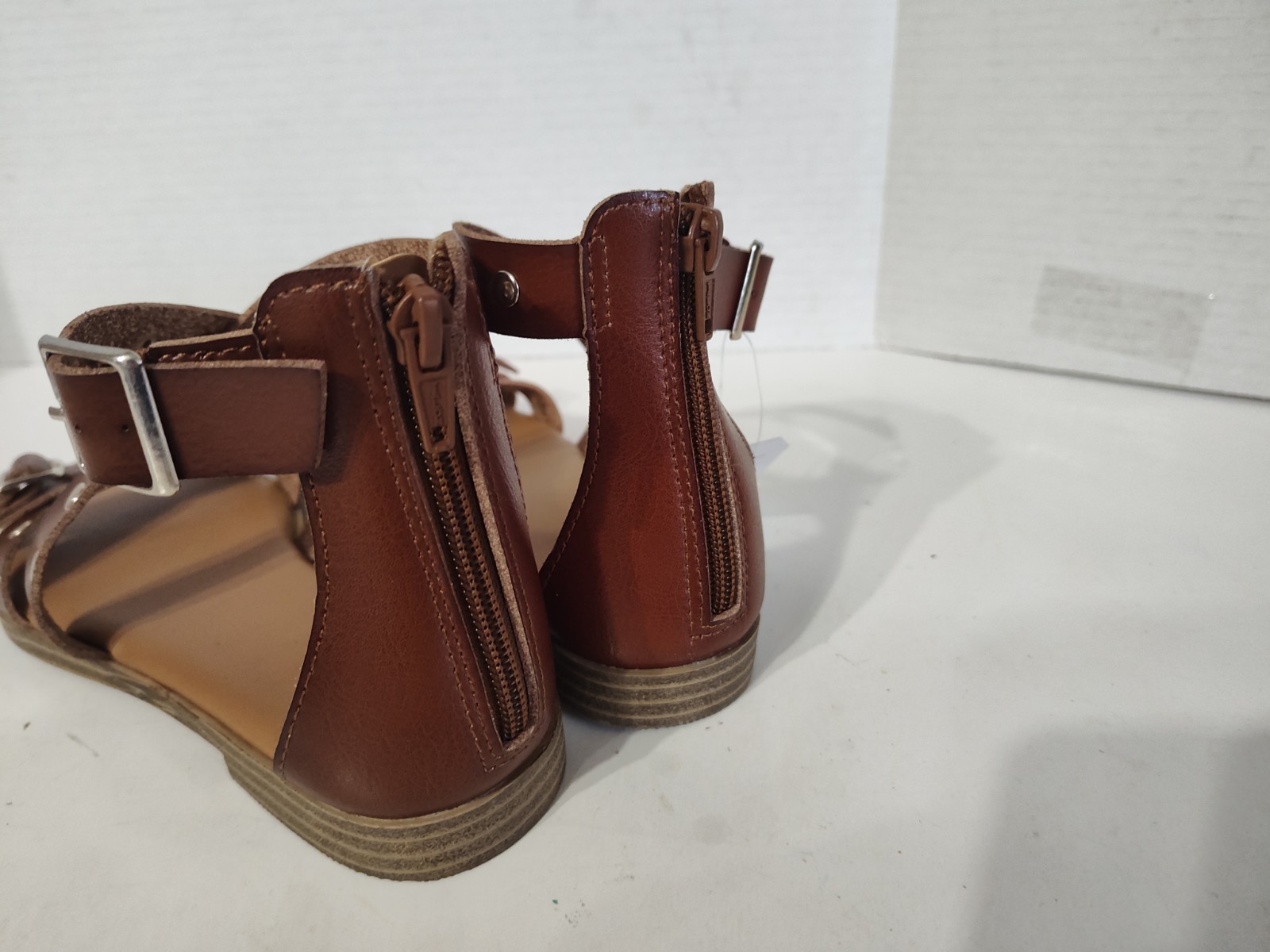 TIME AND TRU WOMEN'S STUDDED GLADIATOR FLAT SANDALS BROWN POLYURETHANE SIZE 8