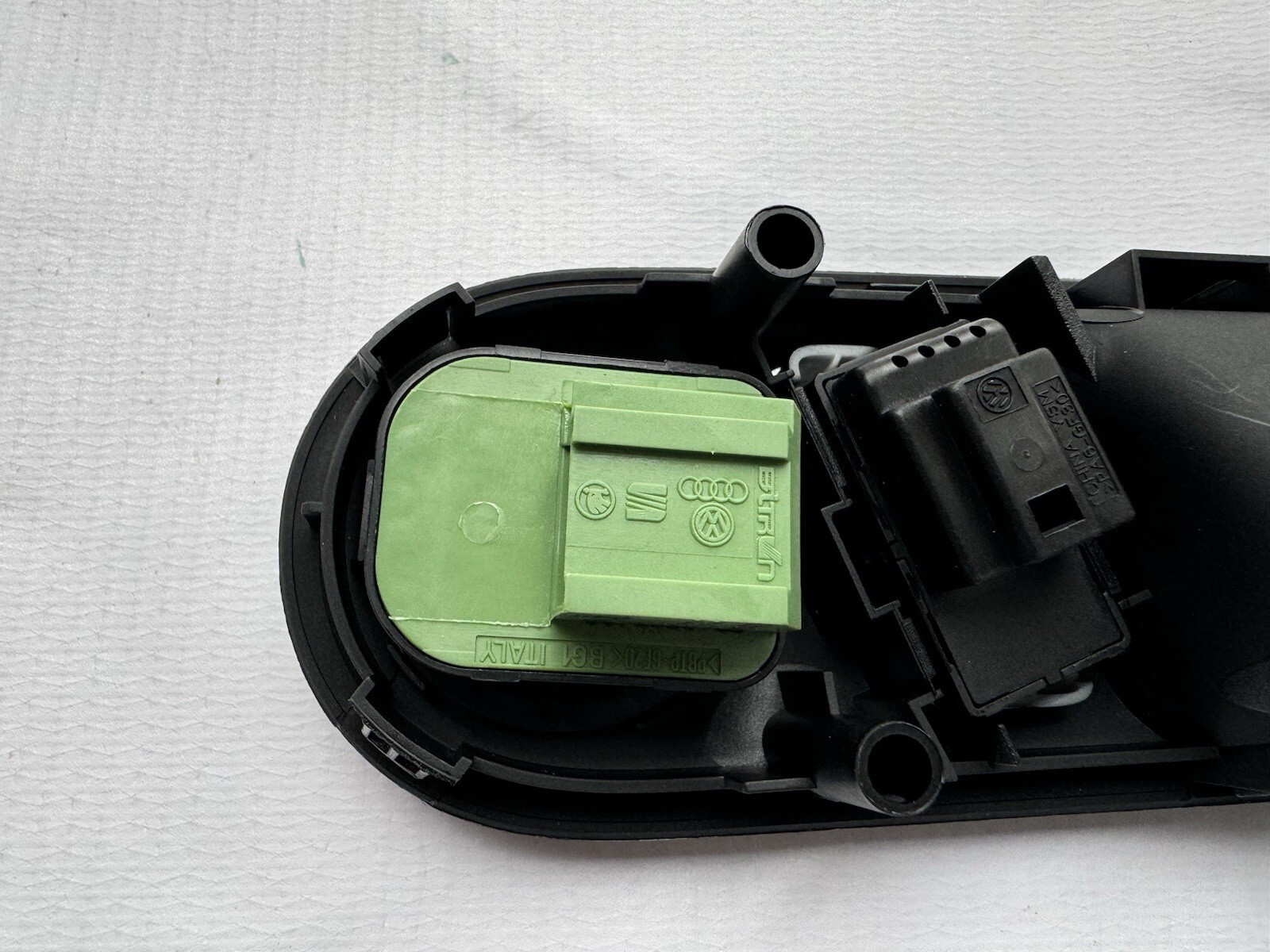 12-14 VW BEETLE DRIVER DOOR HANDLE INTERIOR INNER SWITCH MIRROR 5c5837113F UBN
