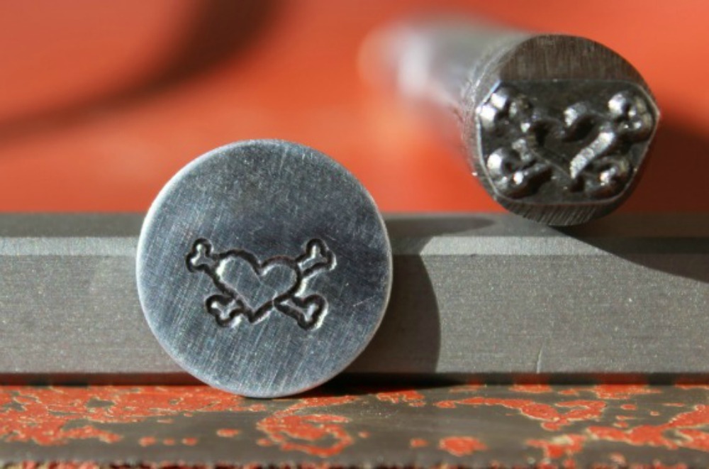 SUPPLY GUY 7mm Heart Crossbone Metal Punch Design Stamp SGK-16, Made in the USA