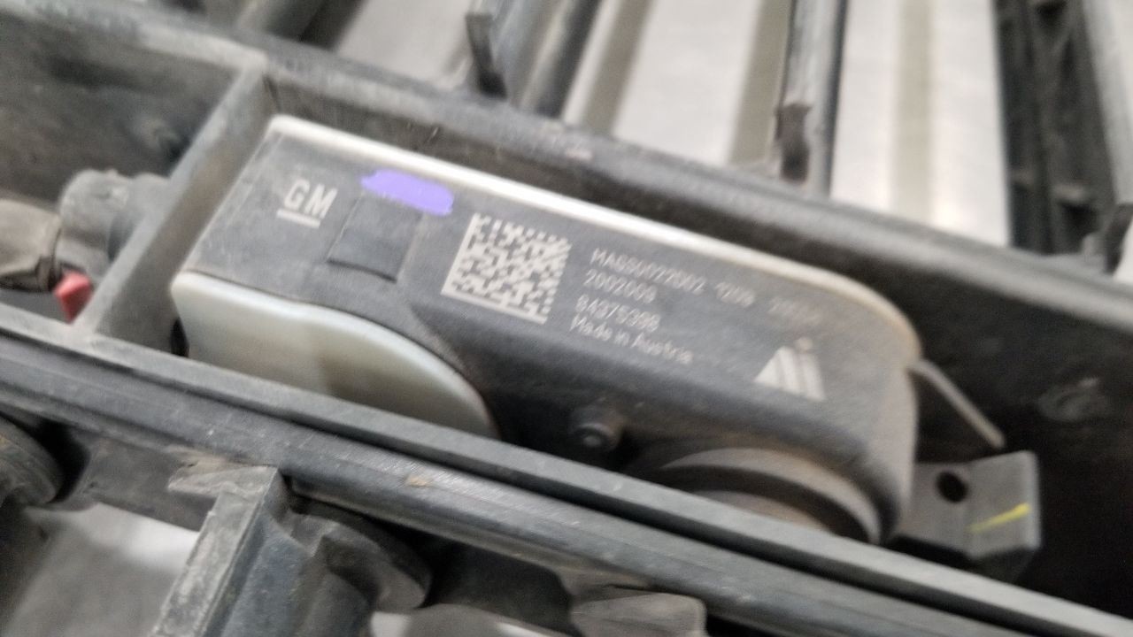 19 CHEVY SILVERADO 1500 AIR SHUTTER 6.2L L87