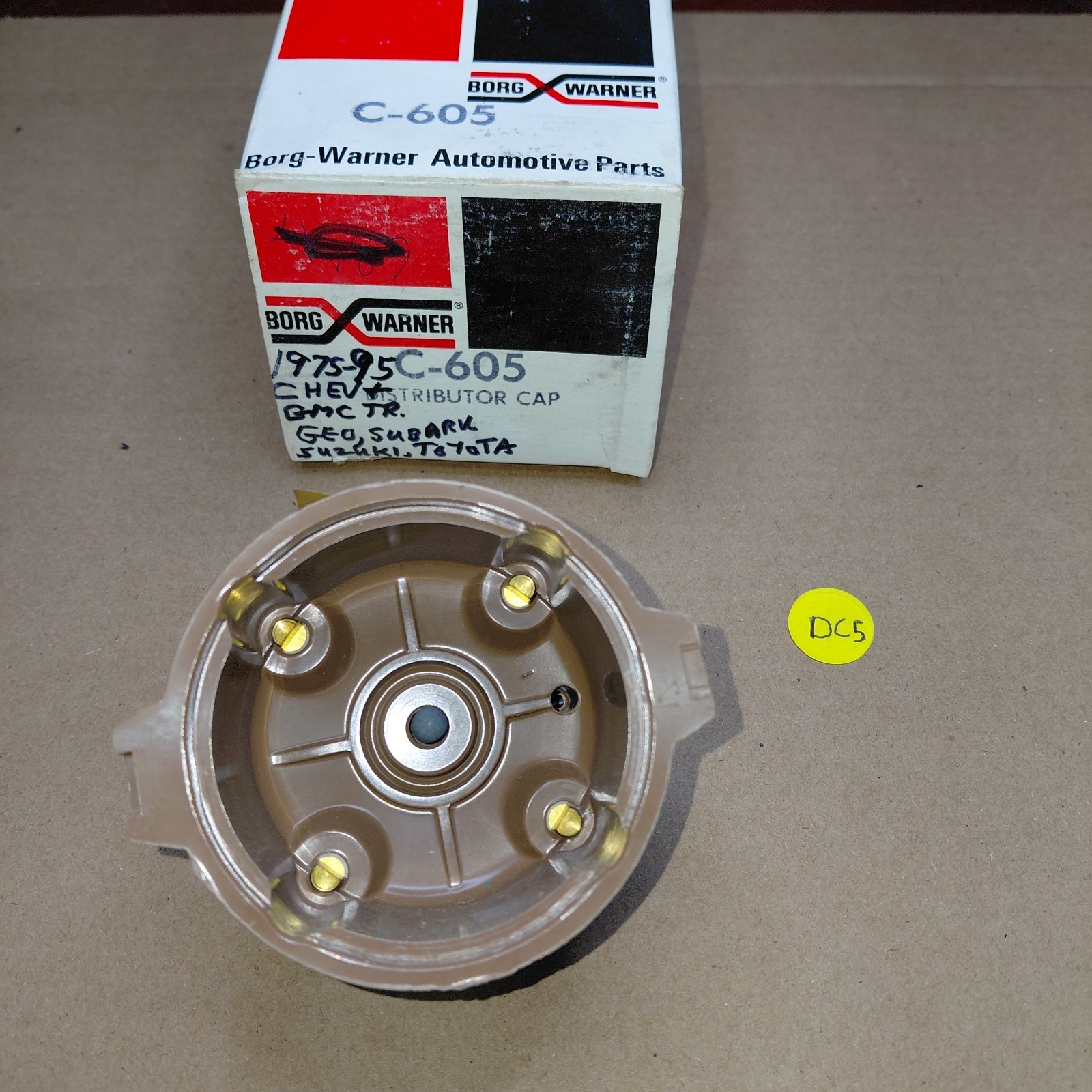 Borg Warner Distributor Cap C-605