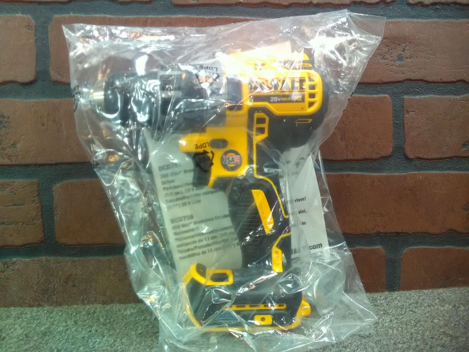 Dewalt DCD791 20V MAX XR Brushless 1/2" Drill Driver-***NEW***