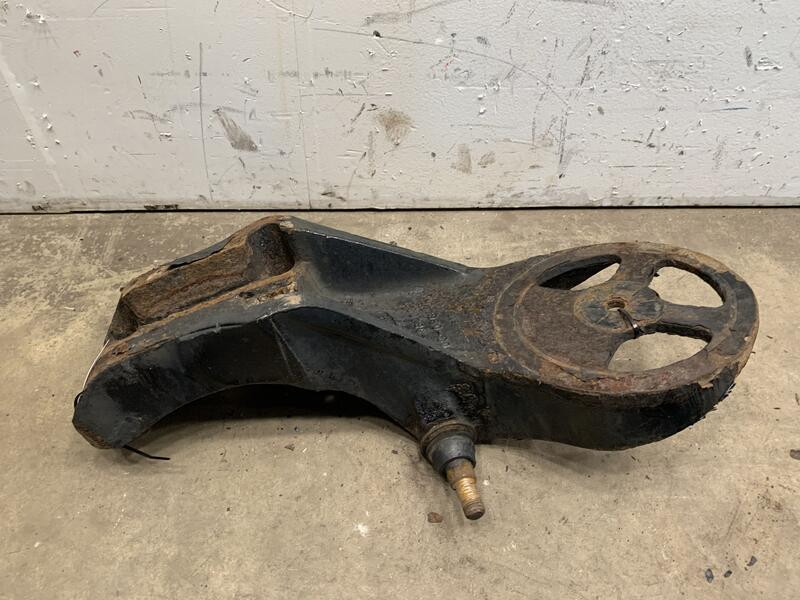 2009 Peterbilt 335 Suspension Bracket 0308403R (641-11881)