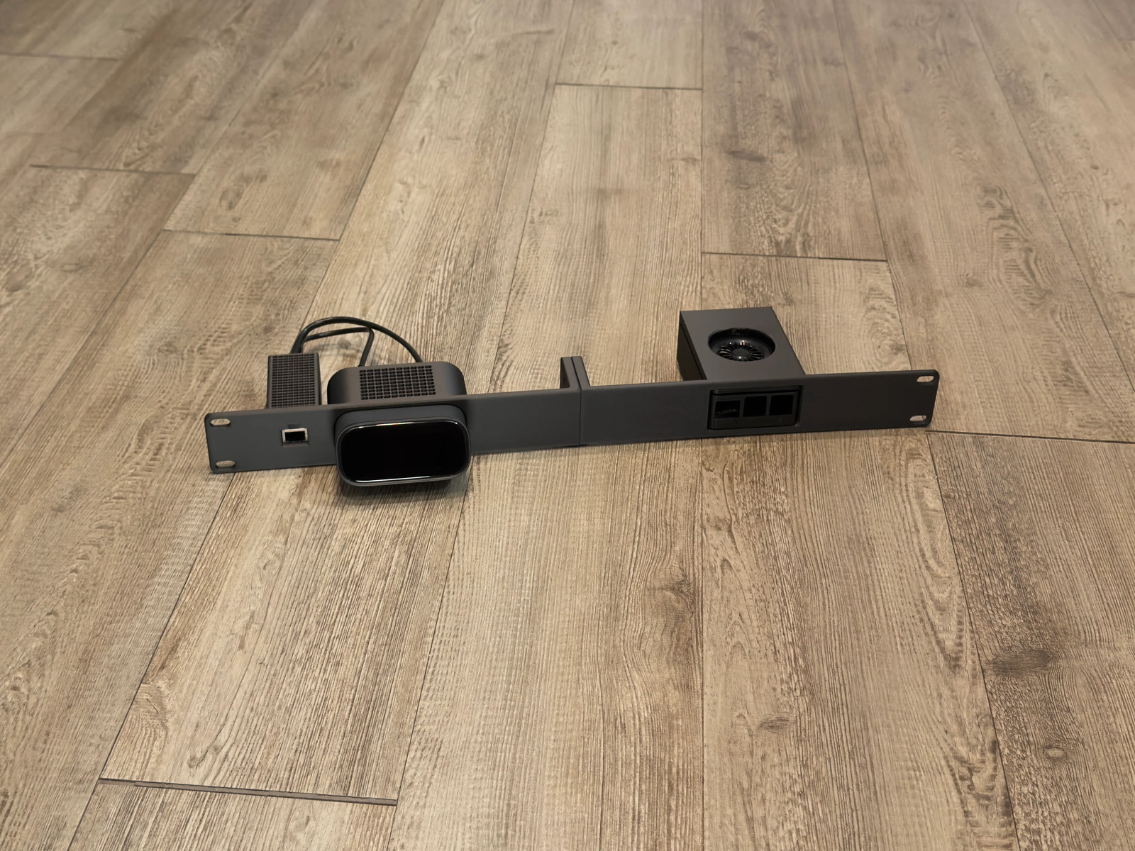 Raspberry Pi 5 GL.iNet Comet Pro KVM 1U Rack Mount