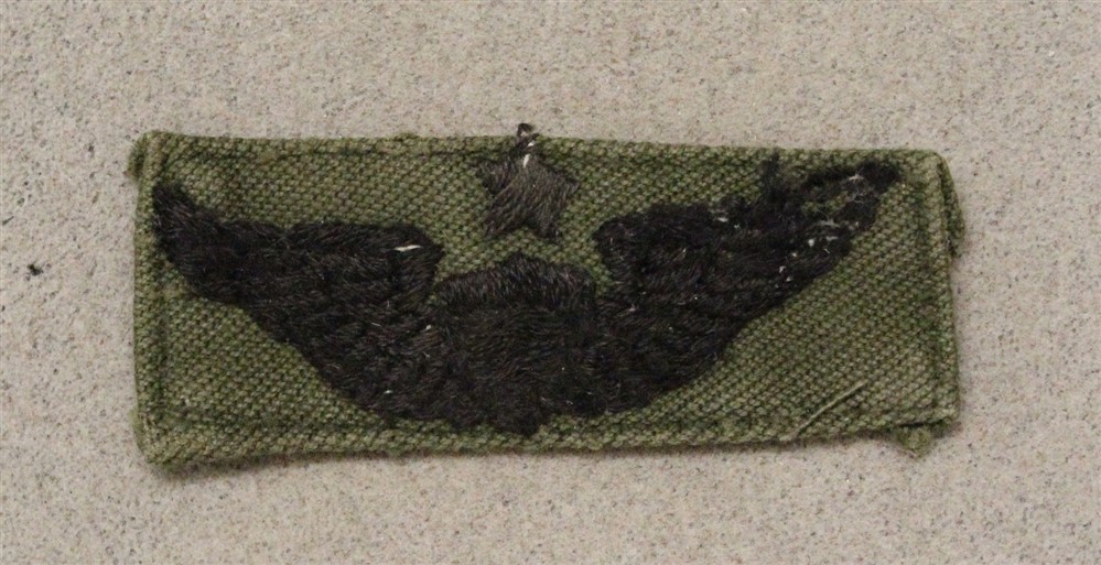 Army Cloth Badge 10409: Senior Aviator (Pilot) Wings - Vietnam made, subdued