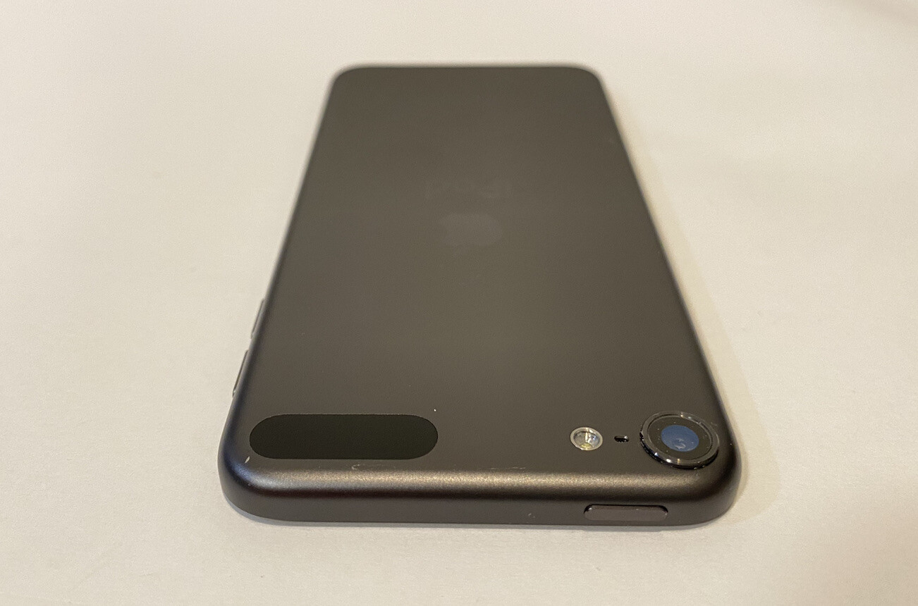 Apple iPod Touch 6th Generation Space Gray (16 GB)