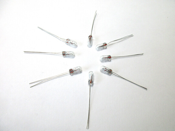 8 (Eight) New Replacement Bulbs For Yamaha B-2