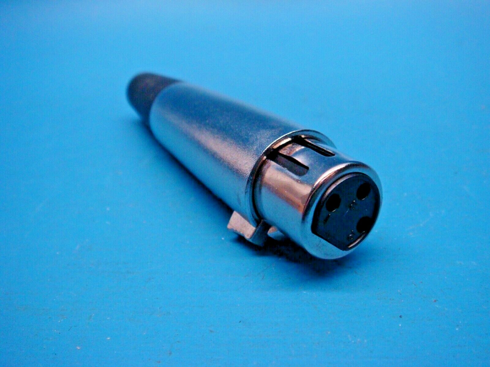 (1) XLR 3-PIN FEMALE CABLE MOUNT PLUG AUDIO CONNECTOR