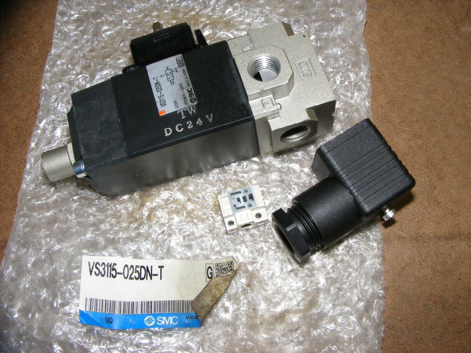 SMC VS3115-025DN-T Valve NOS (a66)
