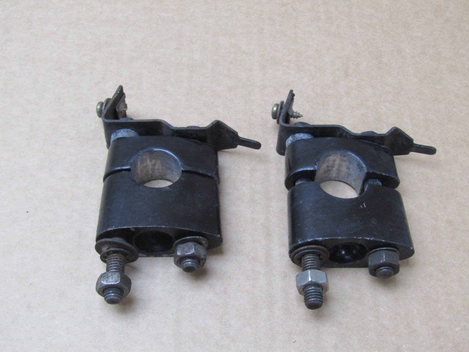 BMW R80RT Monoshock 1988 90,268 miles handlebar clamps pair (8280)