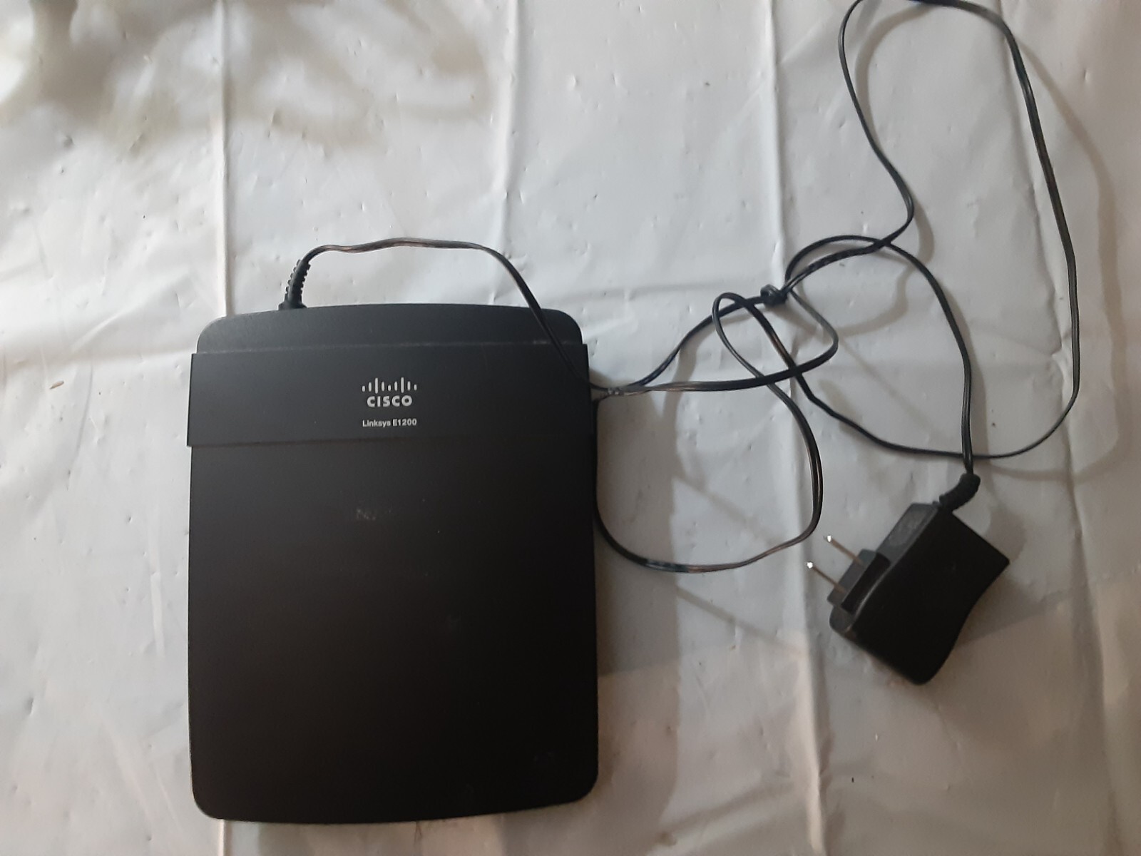 Cisco Linksys Wireless-N WiFi 300Mbps 2.4GHz Router 4-Port Switch E1200 TESTED
