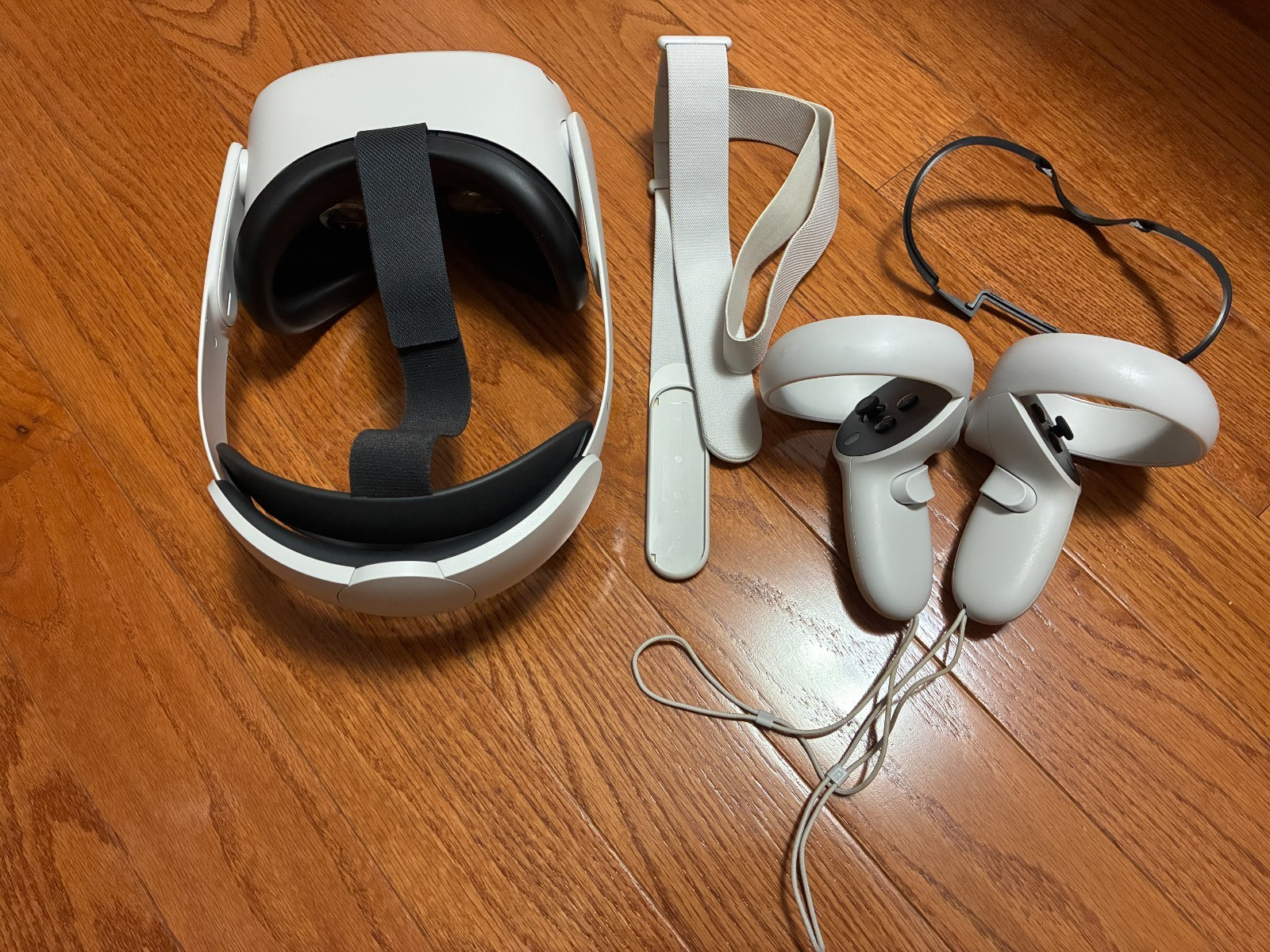 Lightly Used 128GB Meta Quest 2 VR Headset w. Controllers, Elite Strap, Charger