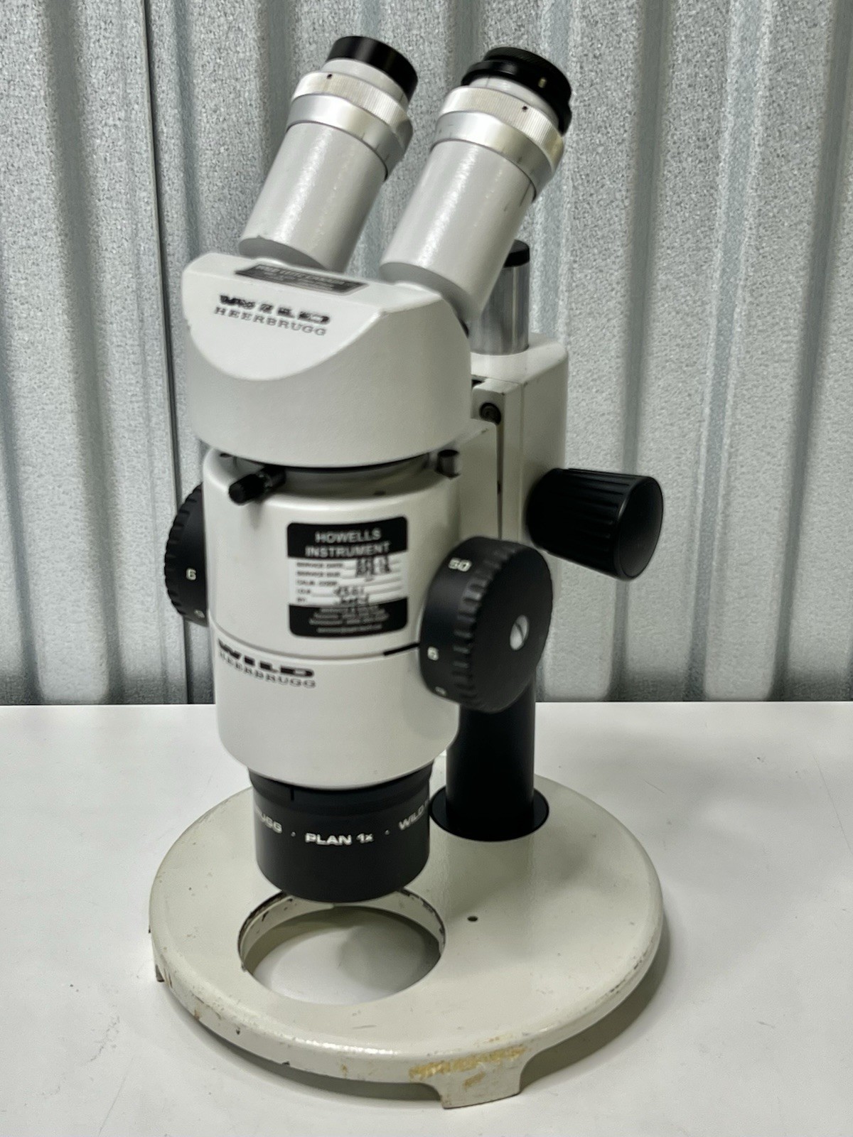 Leica Wild Heerbrugg M8 Stereo Microscope Binocular Plan + 20x Eyepieces
