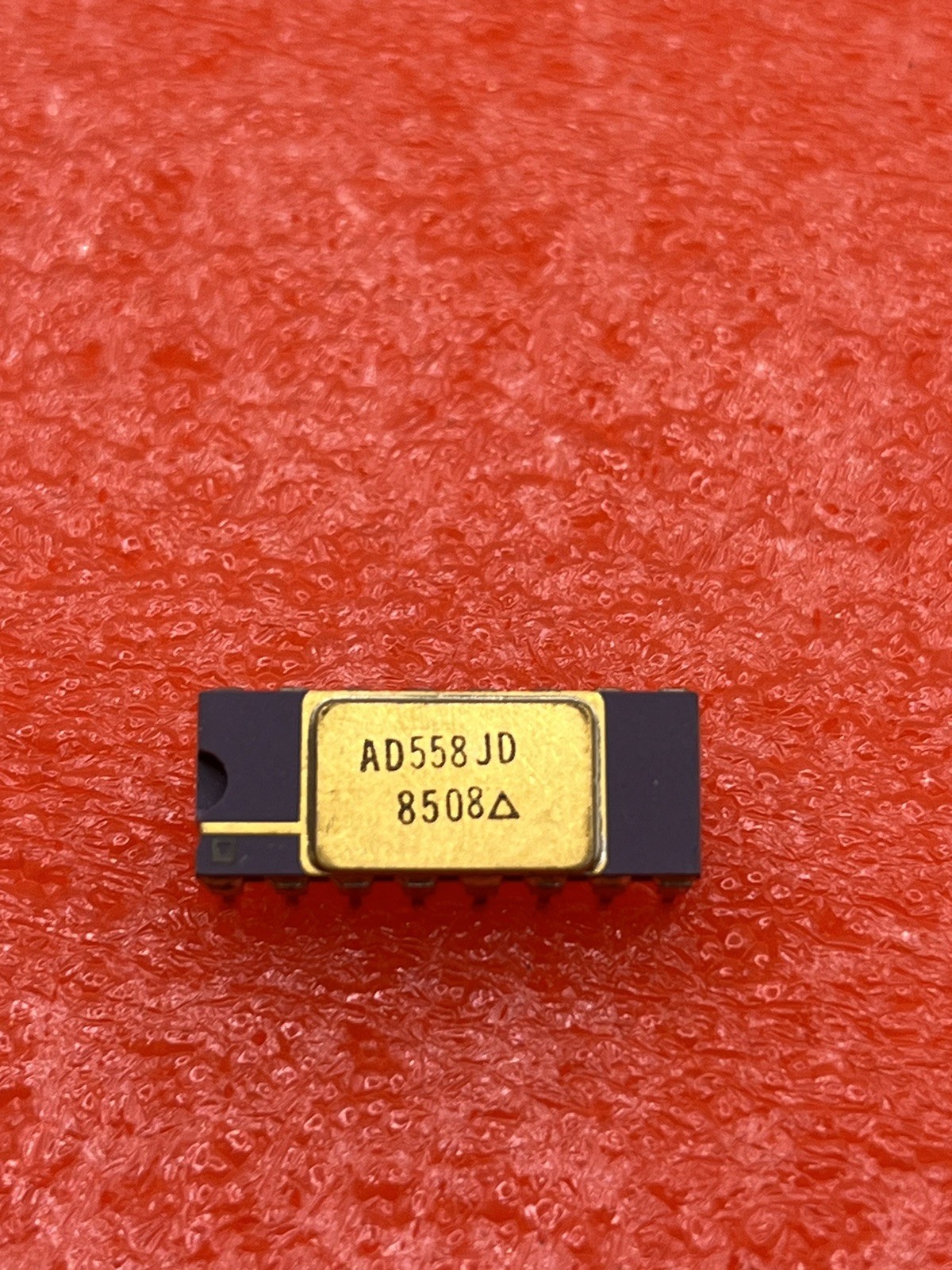 AD558JD,  DAC  8 BITS INPUT LOADING, 0.8us SETTLING TIME, 8-BIT  CDIP16 NOS