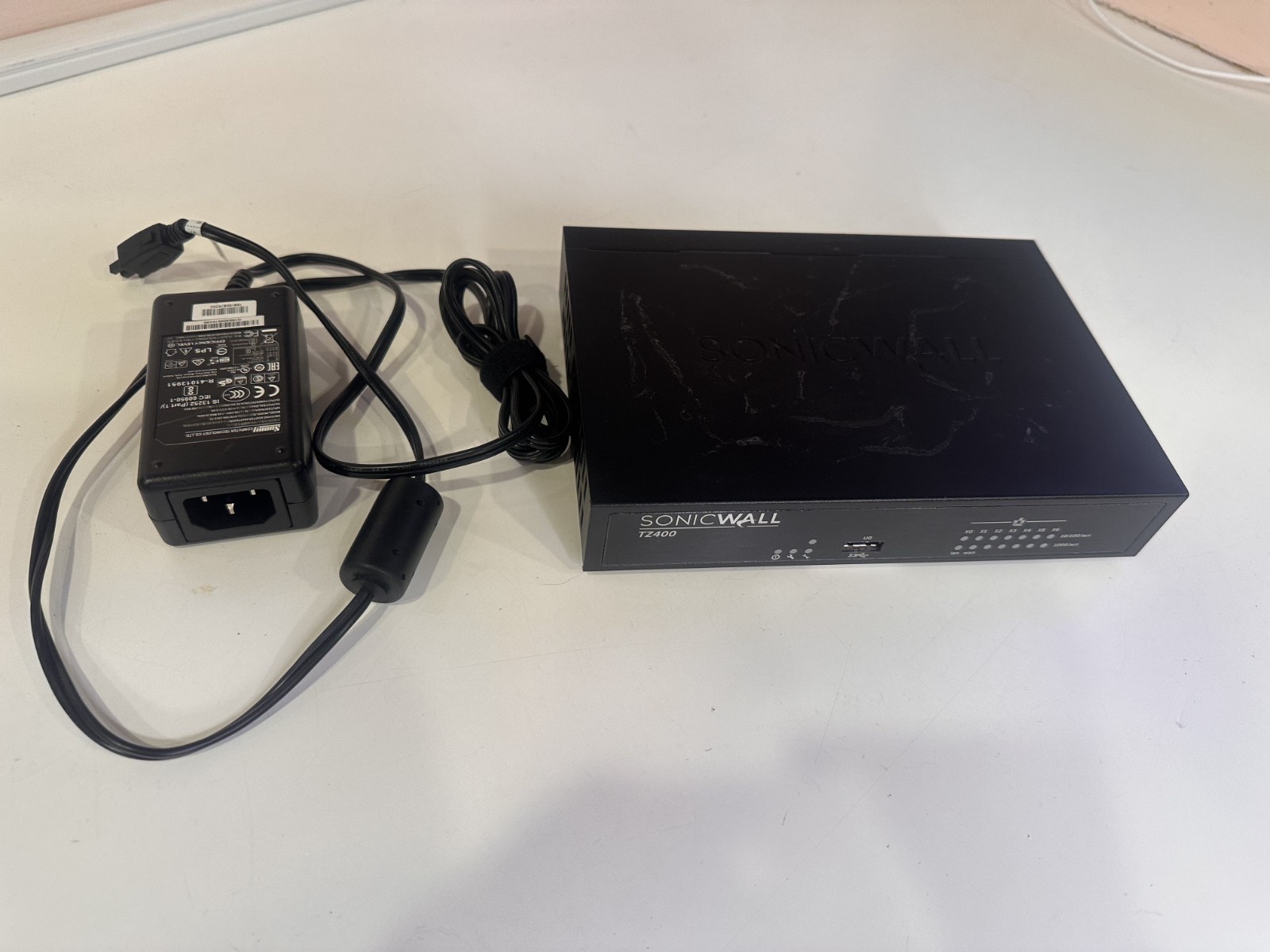 SonicWall TZ400 Next-Gen Network Security Firewall Appliance 01-SSC-1741 TZ 400