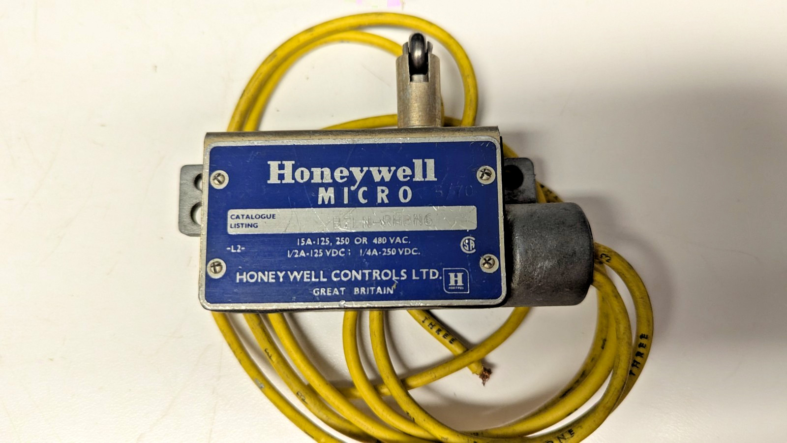 Used Honeywell 15 amp Microswitch, BZLN-RHBN6