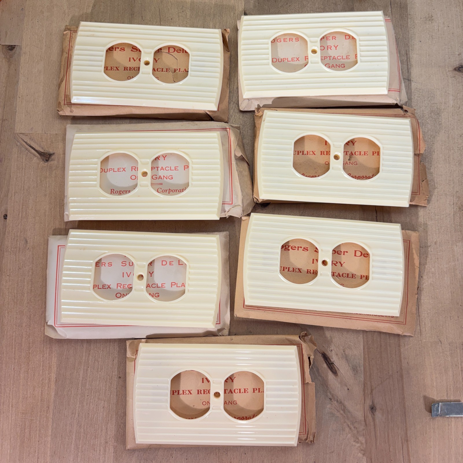 Lot of 7 #1051 Rogers Super De Luxe Ivory Duplex Receptacle Plate One Gang NOS