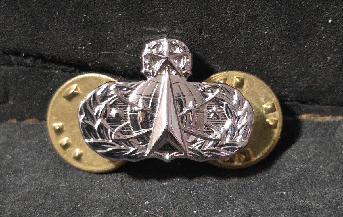 Mini Anodized USAF Master Space Operations Occupational Badge Lapel / Hat Pin