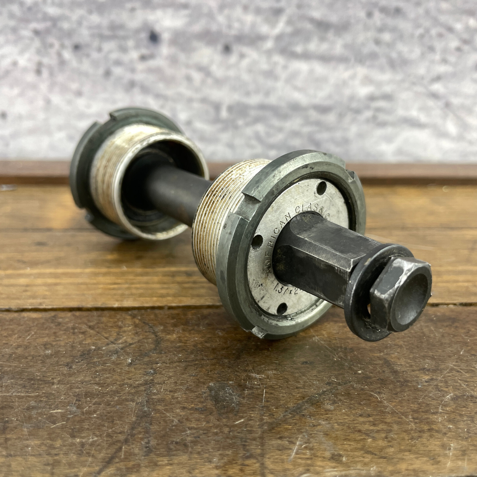 American Classic Bottom Bracket 68 118 mm English Spindle Sealed Bearing Vintage